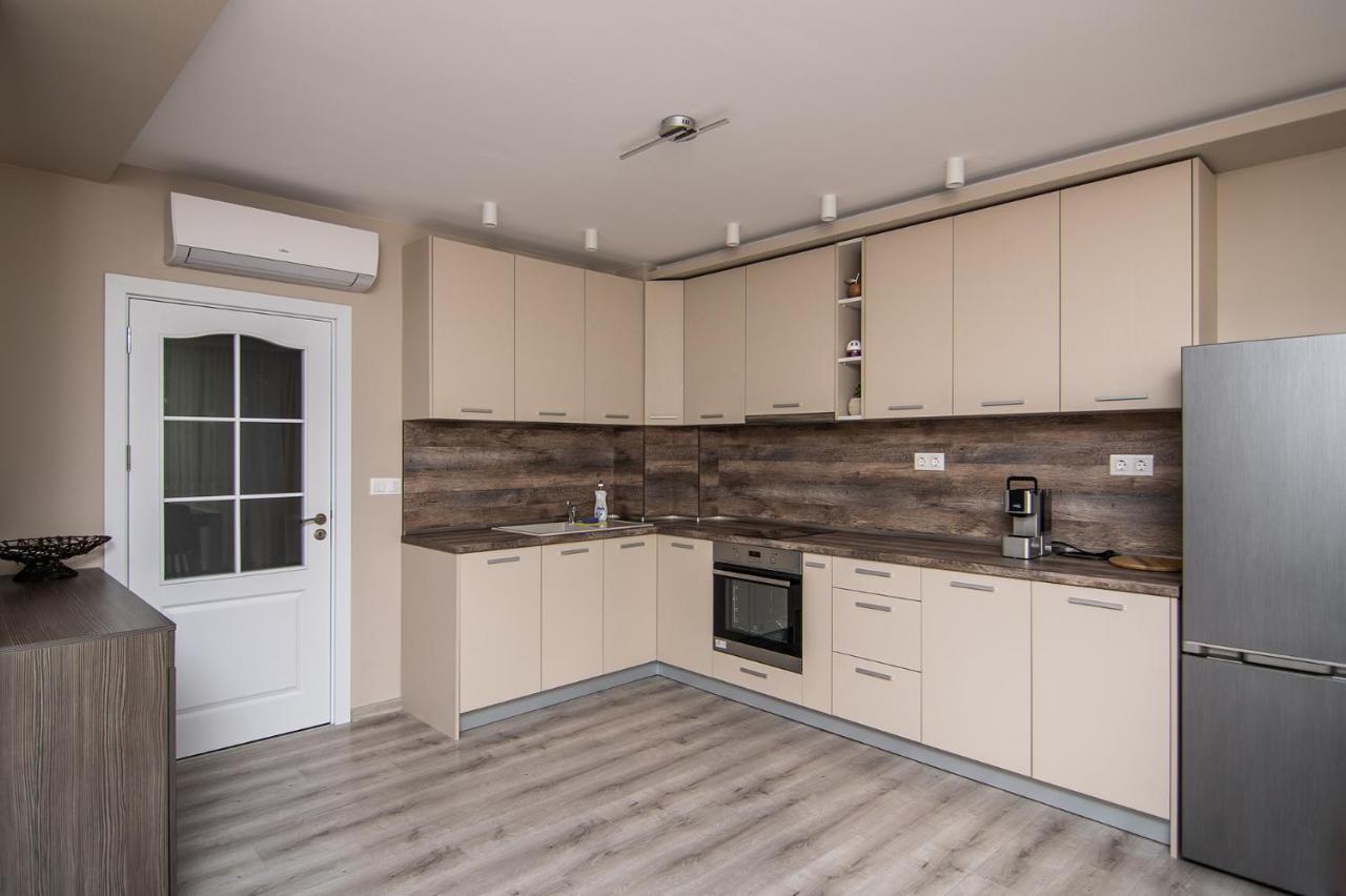 Cozy Flats Nearby Center Free Park Area *