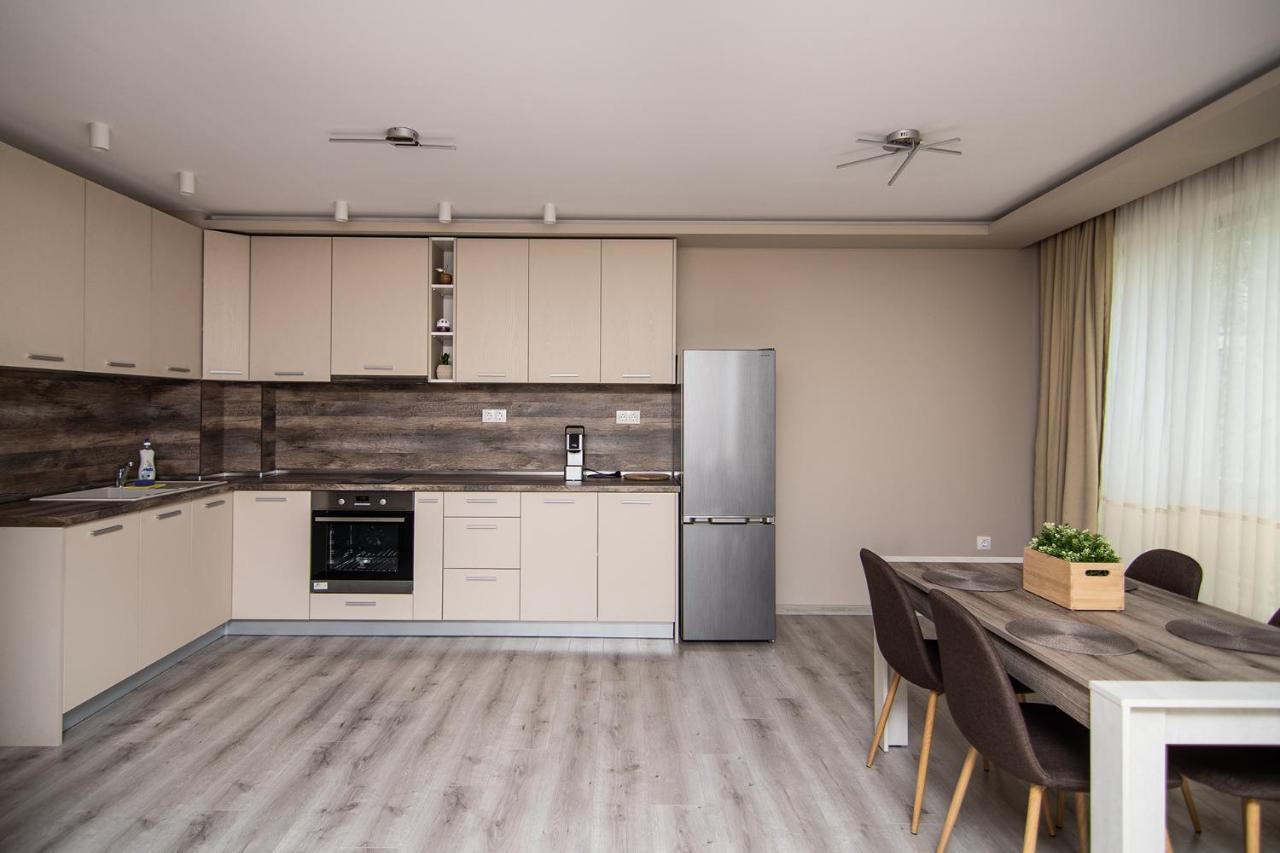Cozy Flats Nearby Center Free Park Area Varna