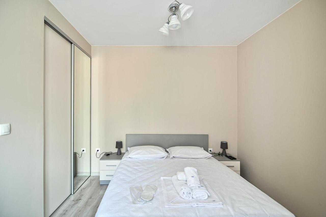 Cozy Flats Nearby Center Free Park Area Апартамент Варна